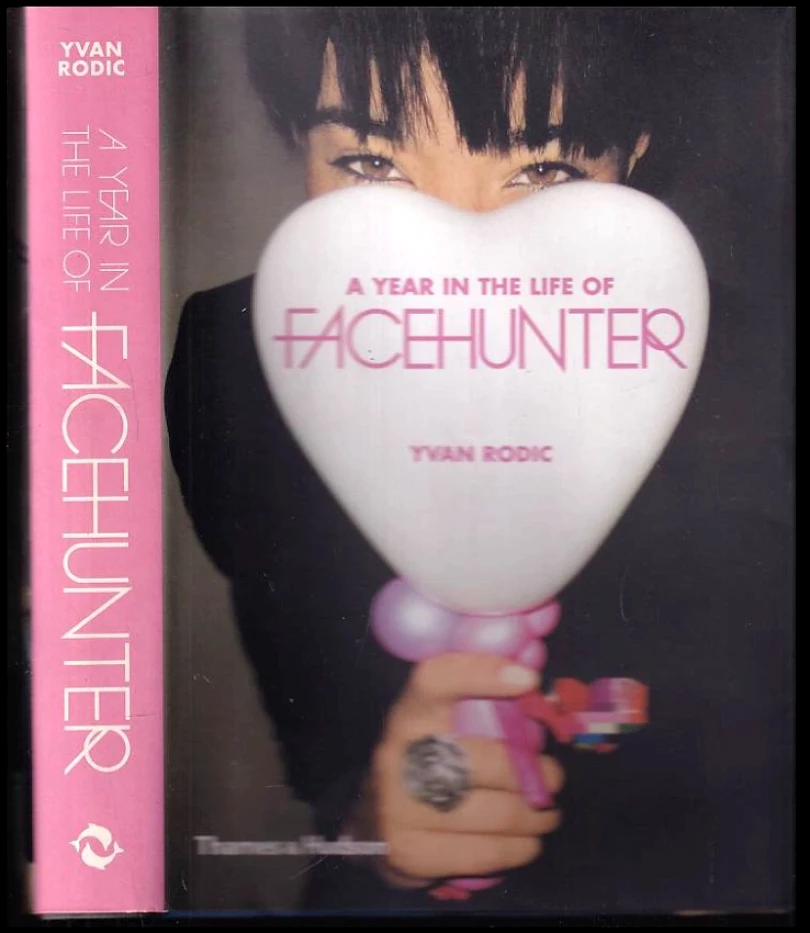 Levně A Year in the Life of Face Hunter (Yvan Rodic, 2013)