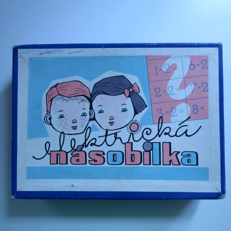 Elektrická násobilka (, )