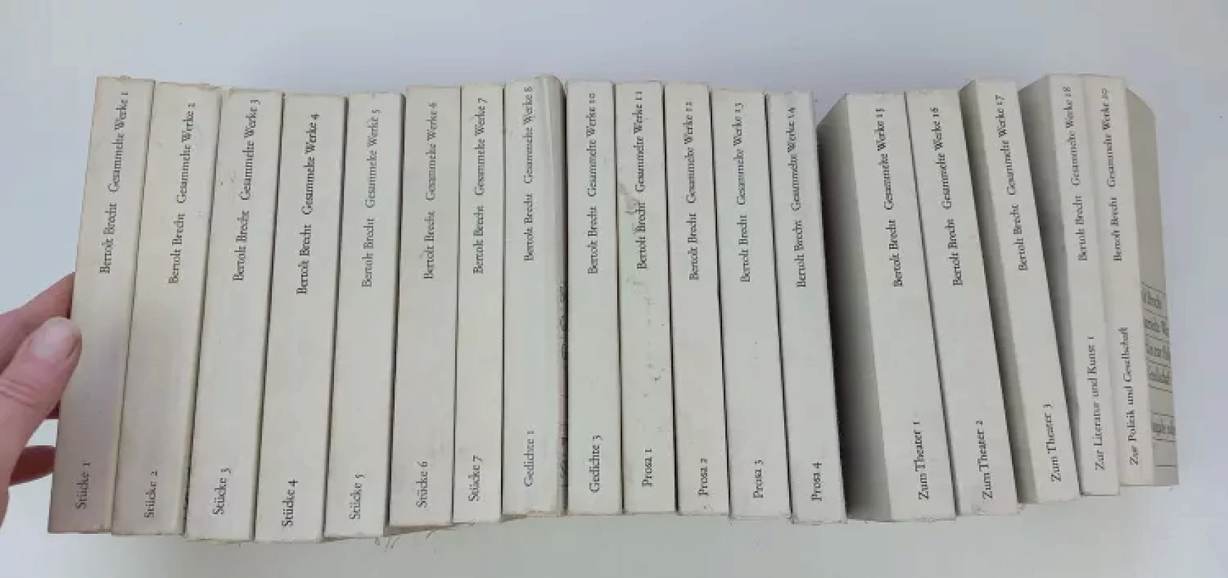Gesammelte Werke in 20 Bänden CHYBÍ SVAZKY 9, 19 (Bertolt Brecht, 1967)