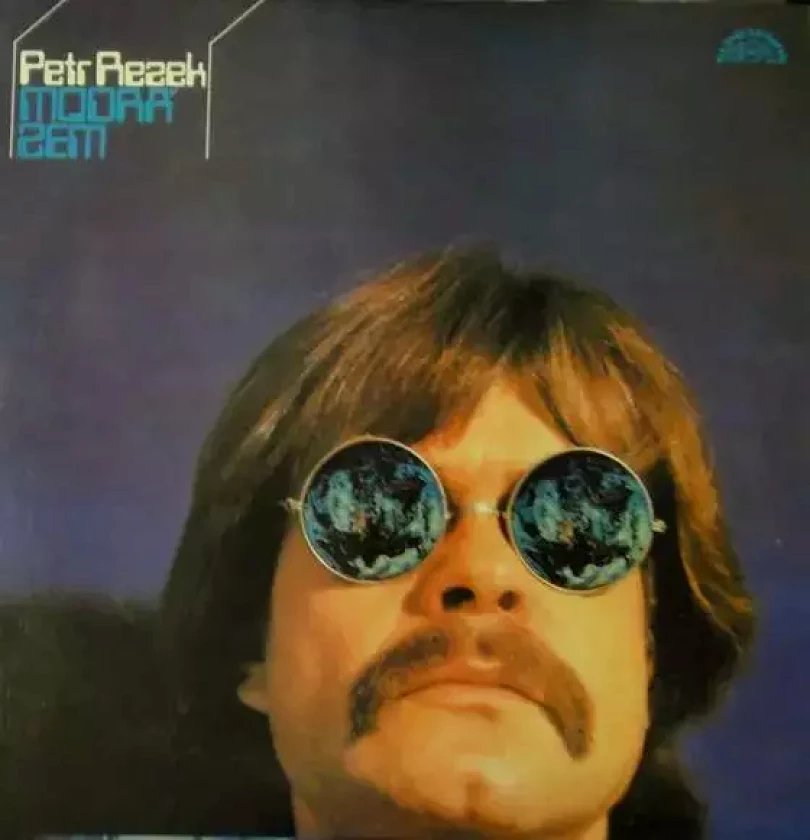 Levně Modrá Zem (Petr Rezek, 1983)