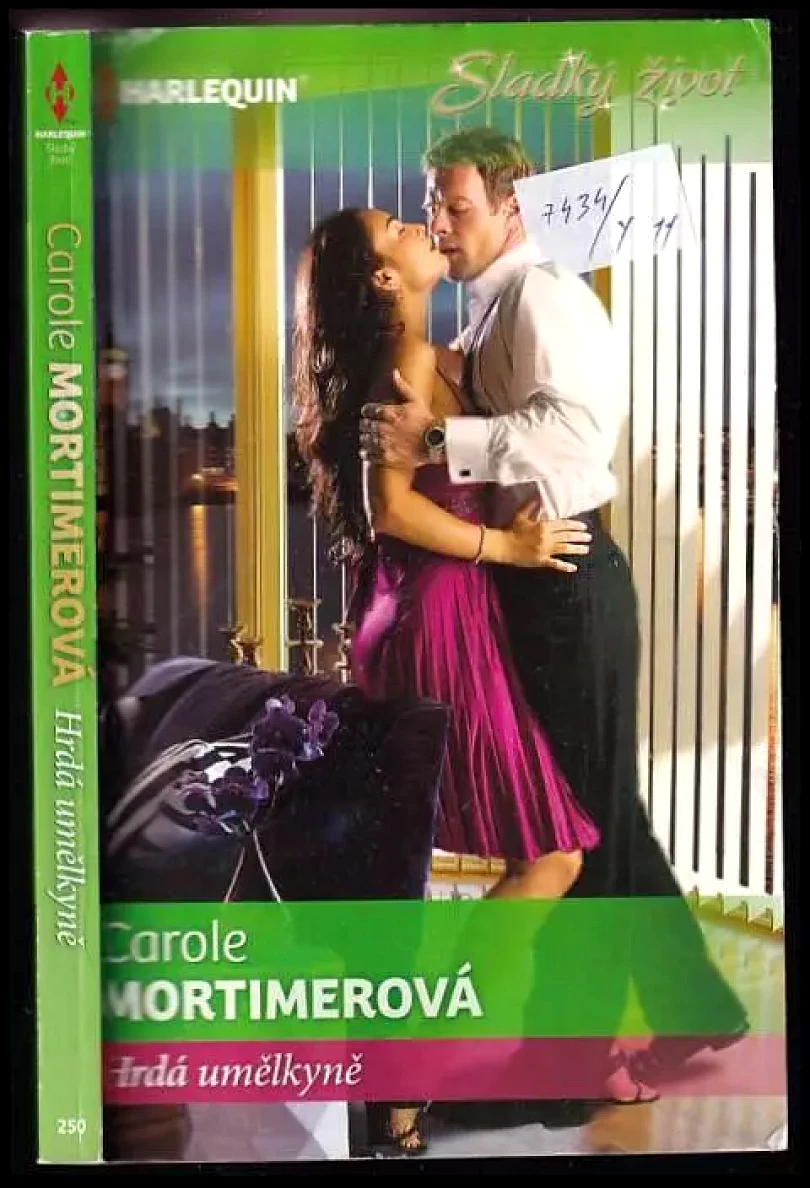 Levně Hrdá umělkyně (Carole Mortimer, 2012)