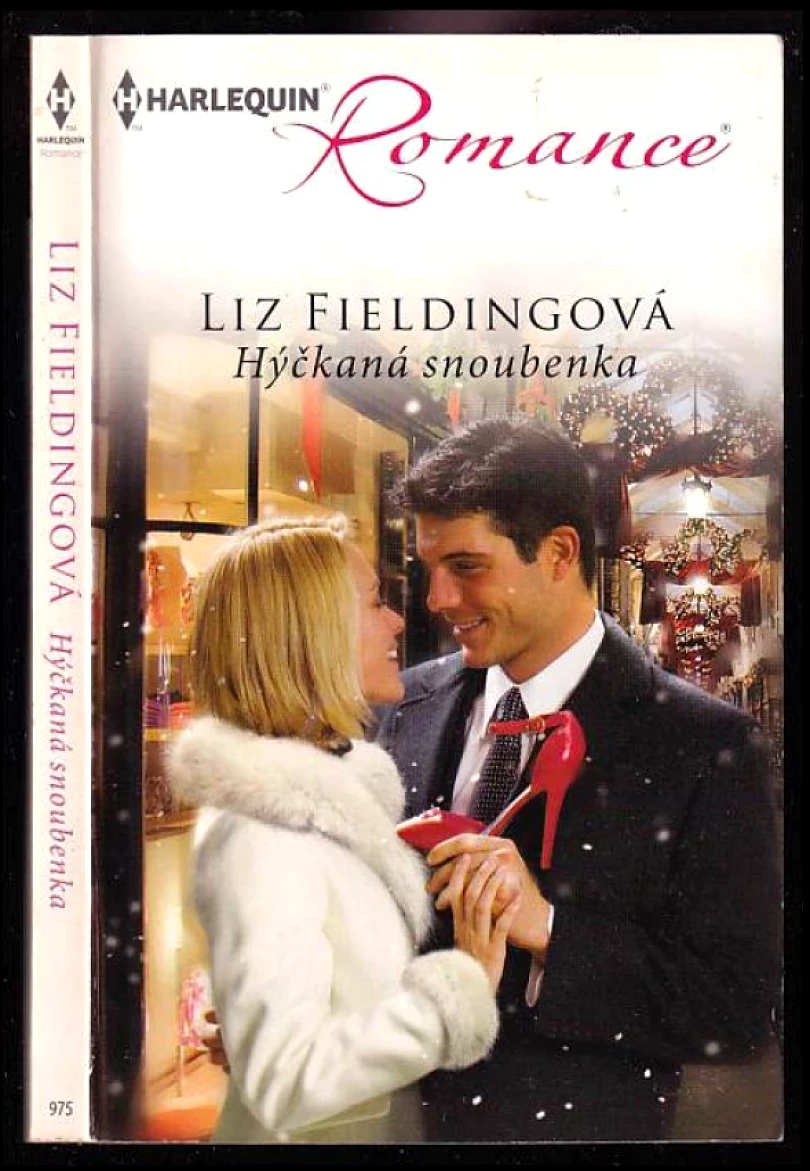 Levně Hýčkaná snoubenka (Liz Fielding, 2012)