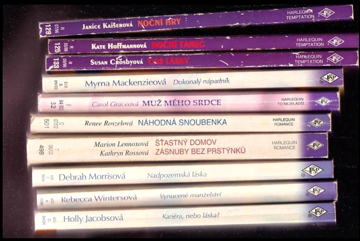 Levně KOMPLET Harlekýnky 10X Noční hry + Noční tanec + Čas lásky + Dokonalý nápadník + Muž mého srdce + Náhodná snoubenka + Šťastný domov + Nadpozemská l...