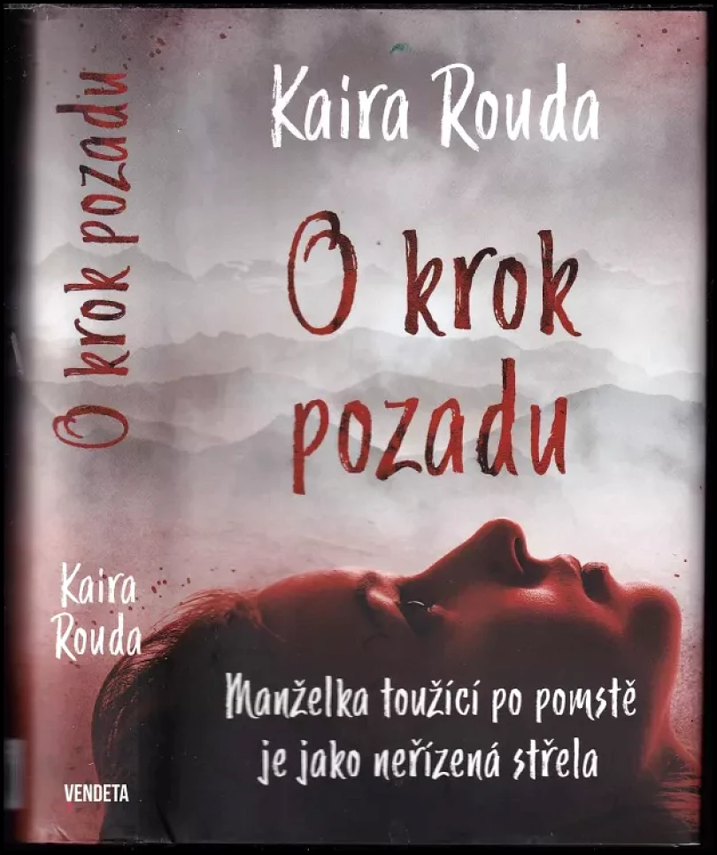 O krok pozadu (Kaira Sturdivant Rouda, 2023)