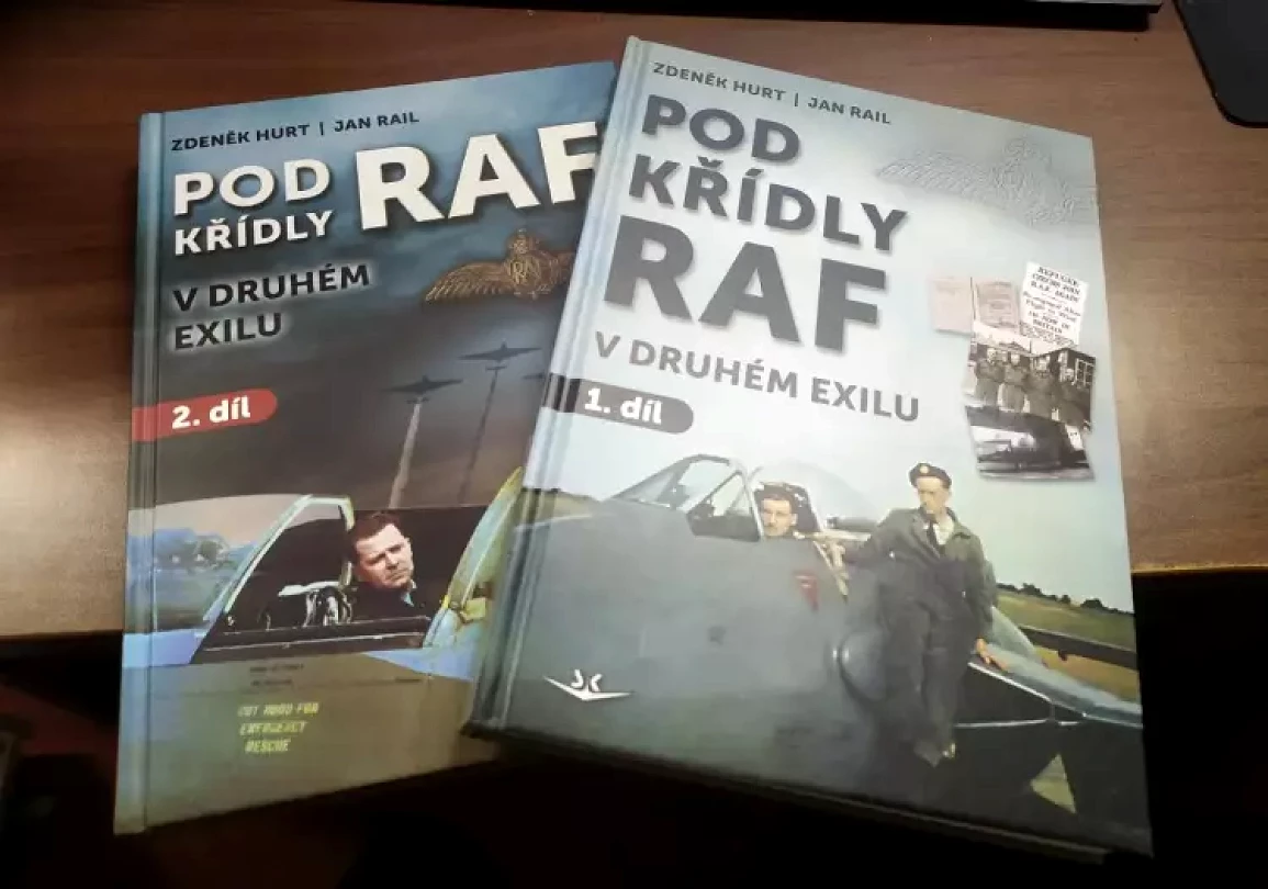 Levně Pod křídly RAF v druhém exilu : Díl 1-2 - KOMPLET 2 DÍLY + 2X PODPIS ZDENĚK HURT + JAN RAIL (Zdeněk Hurt, 2022)