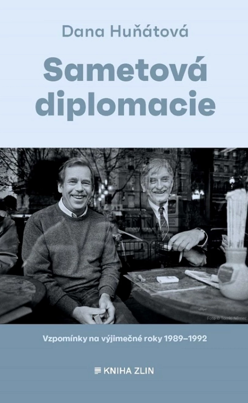 Sametová diplomacie (Huňátová Dana, 2019)