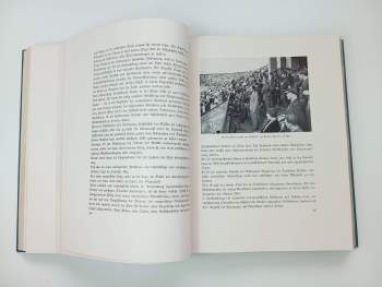 1933