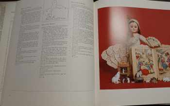 Claire Hennig: Alte Puppen - neu gesehen / Old dolls in company / Poupees anciennes en compagnie