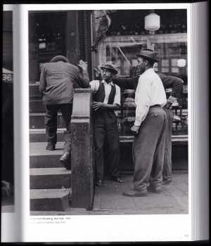Thomas Buchsteiner: Andreas Feininger - that's photography In conjunction with the Exhibition Andreas Feininger. That's Photography, Galerie der Stadt Stuttgart, May 7 until August 1, 2004 and other European museums.