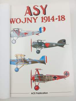 Przemysław Skulski: Asy Wojny 1914-18 + Asy Luftwaffe + Asy Luftwaffe cześć II. + Lotnicwto bombowe i szturmowe Luftwaffe historia i barwa + Lotnictwo myśliwskie Wloch 1930 - 1945 historia i barwa
