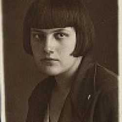 Austra Skujiņa