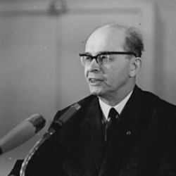 Alexander Abusch