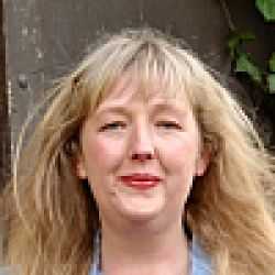 Jennifer Saint