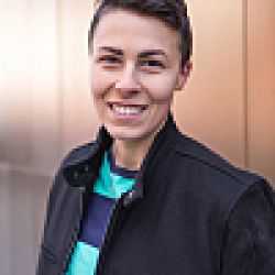 Jennifer Zeynab Joukhadar
