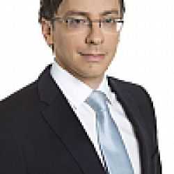 Nadav Eyal