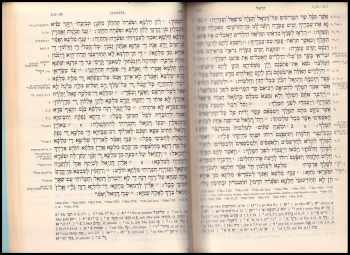 Elliger: Biblia Hebraica Stuttgartensia. Quae antea cooperantibus A. Alt, O. Eissfeldt, P. Kahle ediderat R. Kittel. Editio funditus renovata. Ediderunt Karl Elliger et Wilhelm Rudolph. Textum Masoreticum curavit H. P. Rüger, Masoram elaboravit G. E. Weil (Editio secunda emendata opera W. Rudolph et H. P. Rüger)