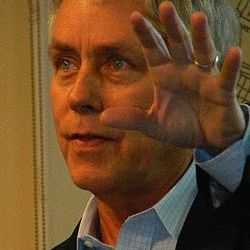 Carl Hiaasen