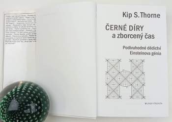Kip S Thorne: Černé díry a zborcený čas