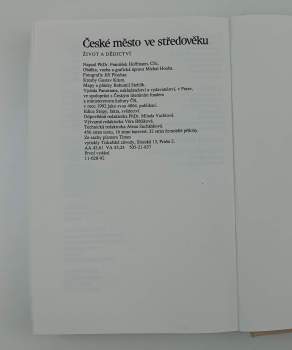 František Hoffmann: České město ve středověku