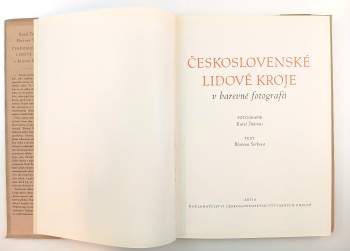 Blažena Šotková: Československé lidové kroje v barevné fotografii