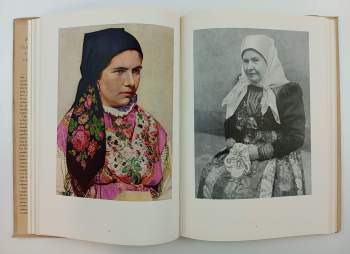 Blažena Šotková: Československé lidové kroje v barevné fotografii