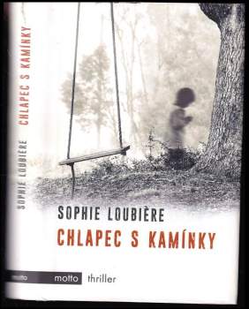 Chlapec s kamínky