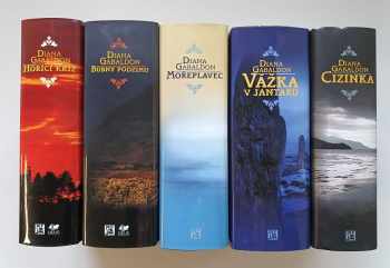 Diana Gabaldon: KOMPLET Cizinka / Outlander 1 - 5 Cizinka + Vážka v jantaru + Mořeplavec + Bubny podzimu + Hořící kříž 1. část