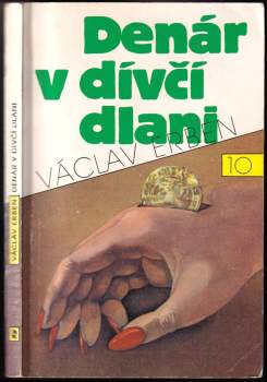 Denár v dívčí dlani