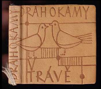 Drahokamy v trávě