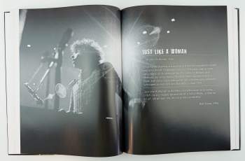 Bob Dylan: Dylan: 100 písní a fotografií