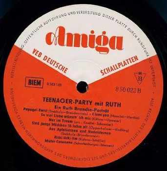 Ruth Brandin: Teenager-Party Mit Ruth (Ein Ruth Brandin-Porträt)