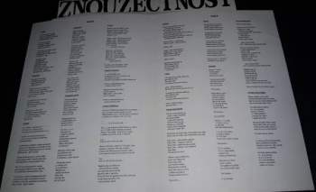 Znouzectnost: Ukolébavky Pro Nevhodné Loutky
