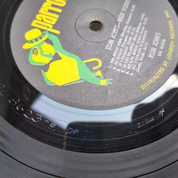 Tom Jones: Help Yourself