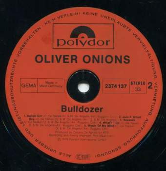 Oliver Onions: Bulldozer