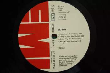 Queen: Queen