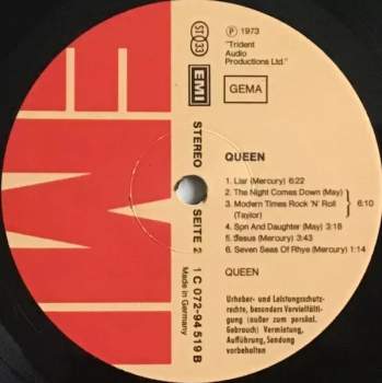 Queen: Queen