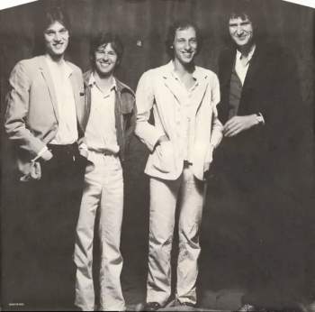 Dire Straits: Communiqué