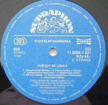 Dvořák Chamber Orchestra: Hvězdy Se Líbají (Melodie České Operety Z Válečného A Poválečného Období)