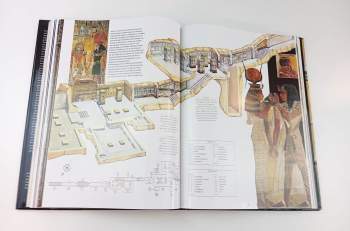 Araldo De Luca: Im Tal der Könige - Von Grabkunst und Totenkult der Ägyptischen Herrscher. Die grosse illustrierte Geschichte.