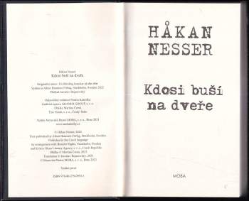 Håkan Nesser: Kdosi buší na dveře