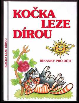 Kočka leze dírou