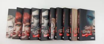 L. J Smith: Upíří deníky