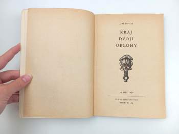 L. M Pařízek: Kraj dvojí oblohy