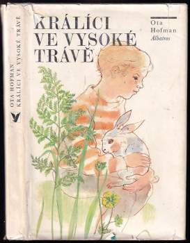 Králící ve vysoké trávě