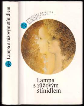 Lampa s růžovým stínidlem