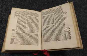 Lucius Coelius Fermianus Lactantius: Lepida [.] opera accurate graeco adiuncto castigata: Eiusde[m] Nephytomon: Carmina de Phoenice. & Christi resurrectione. Io. Chry... + Commentarios Quaestionun tulculanarum editi Philippo Beroaldo