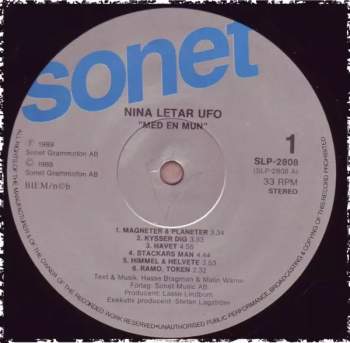 Nina Letar UFO: Med En Mun