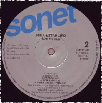 Nina Letar UFO: Med En Mun