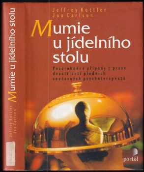 Mumie u jídelního stolu