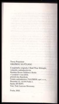 Terry Pratchett: Obléknu si půlnoc